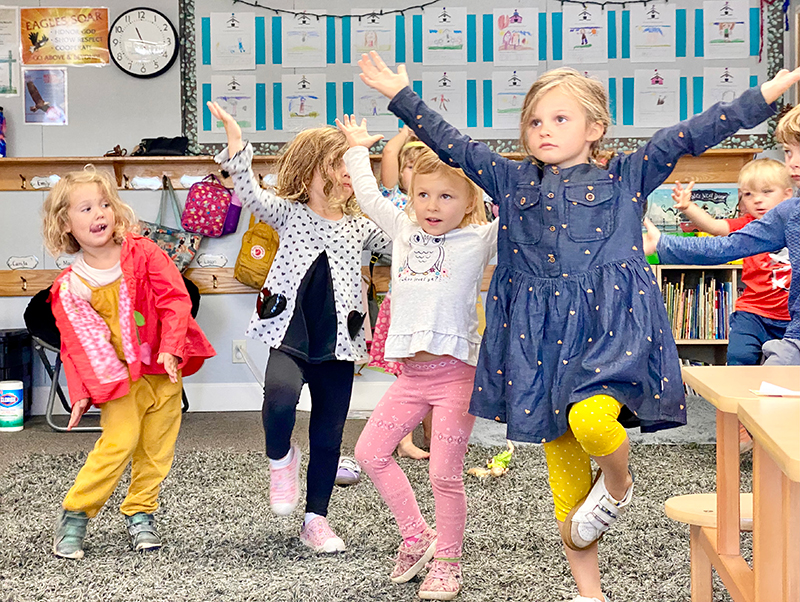 Children dancing to German kids music